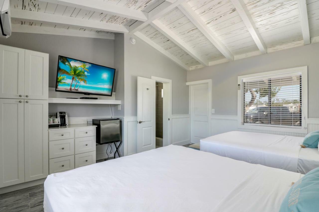 Fiesta Key Rv Resort Standard Room 8 Layton Exterior photo